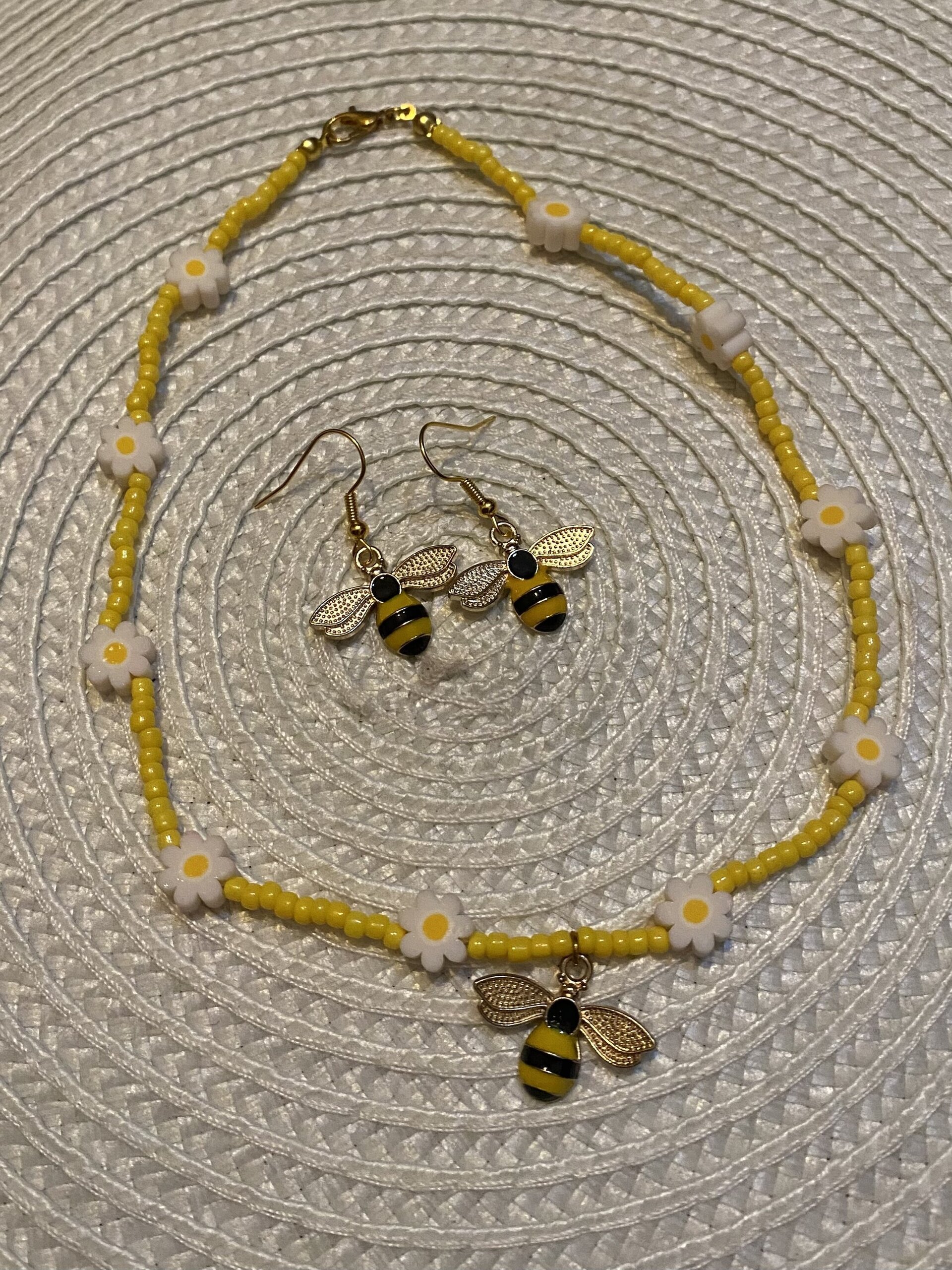 Conjunto de collar y pendientes abeja - 2